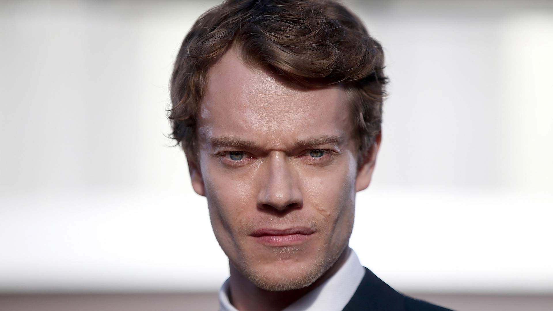 آلفی آلن به فصل دوم سریال The Institute پیوست